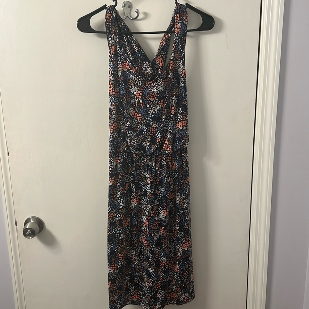 NWOT sundress size lg cross cross back super flowy and flattering!! Stitchfix